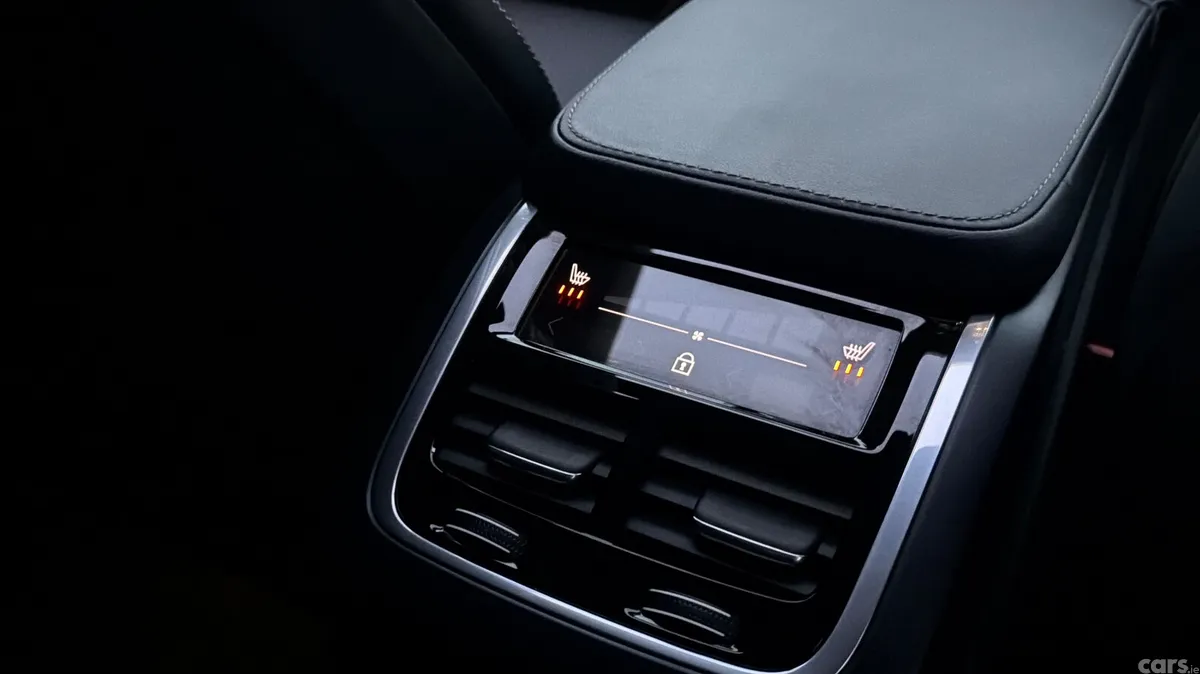 Volvo XC90 SUV, Petrol Plug-in Hybrid, 2023, Silver