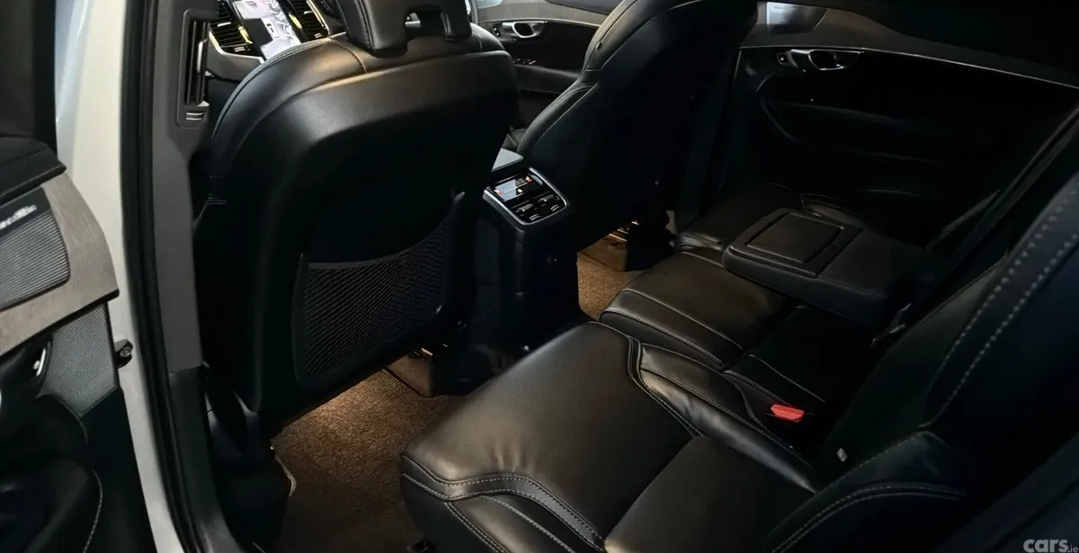 Volvo XC90 SUV, Petrol Plug-in Hybrid, 2023, Silver
