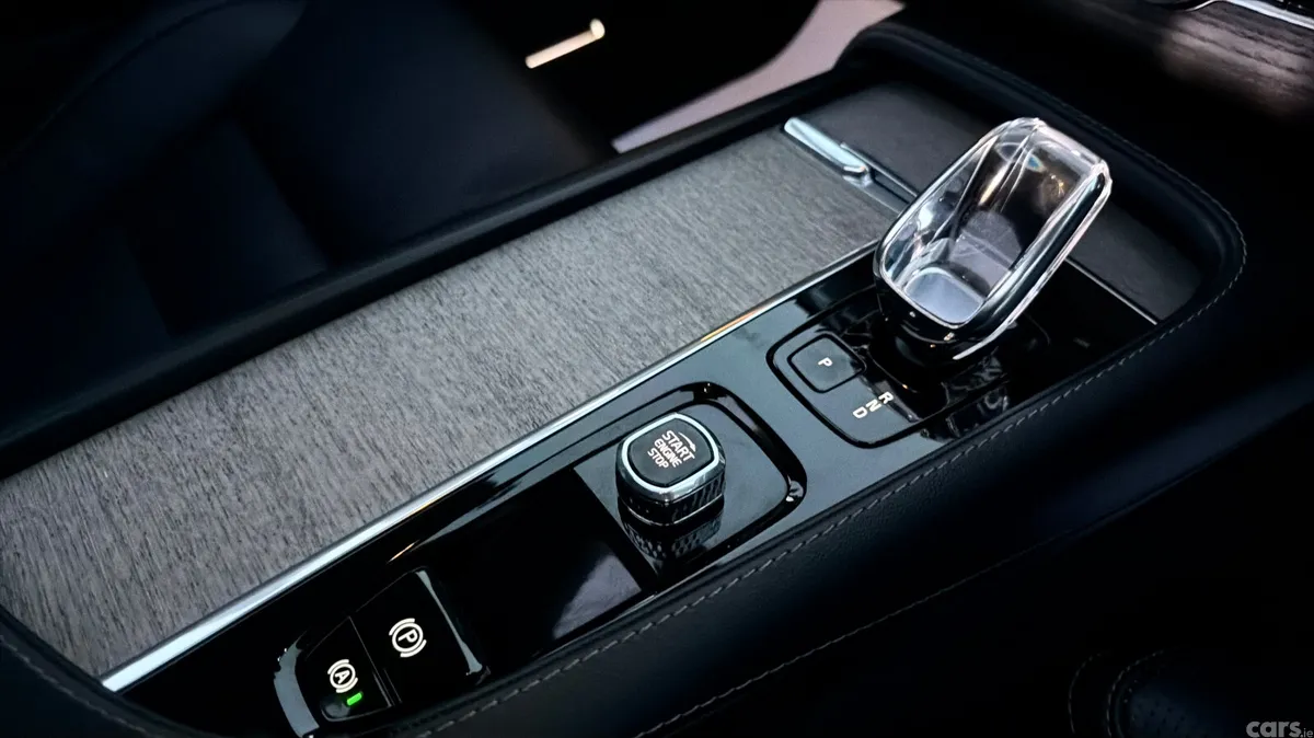 Volvo XC90 SUV, Petrol Plug-in Hybrid, 2023, Silver