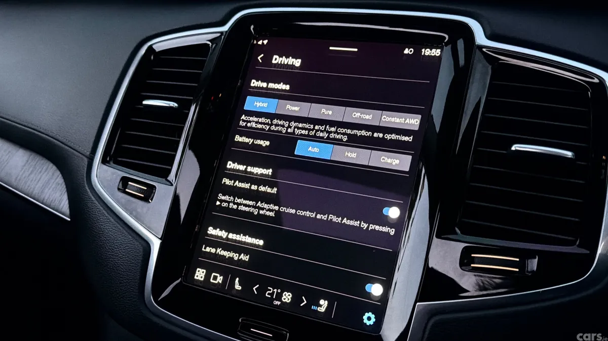Volvo XC90 SUV, Petrol Plug-in Hybrid, 2023, Silver