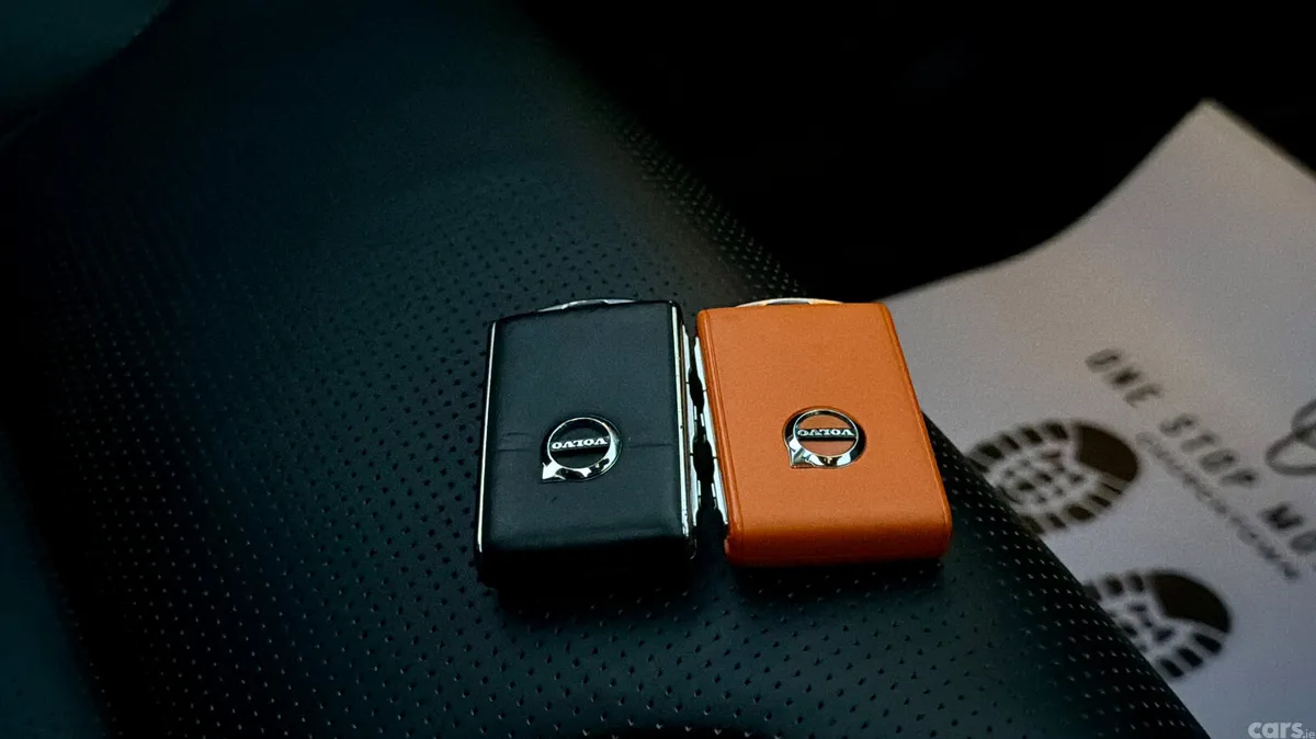 Volvo XC90 SUV, Petrol Plug-in Hybrid, 2023, Silver