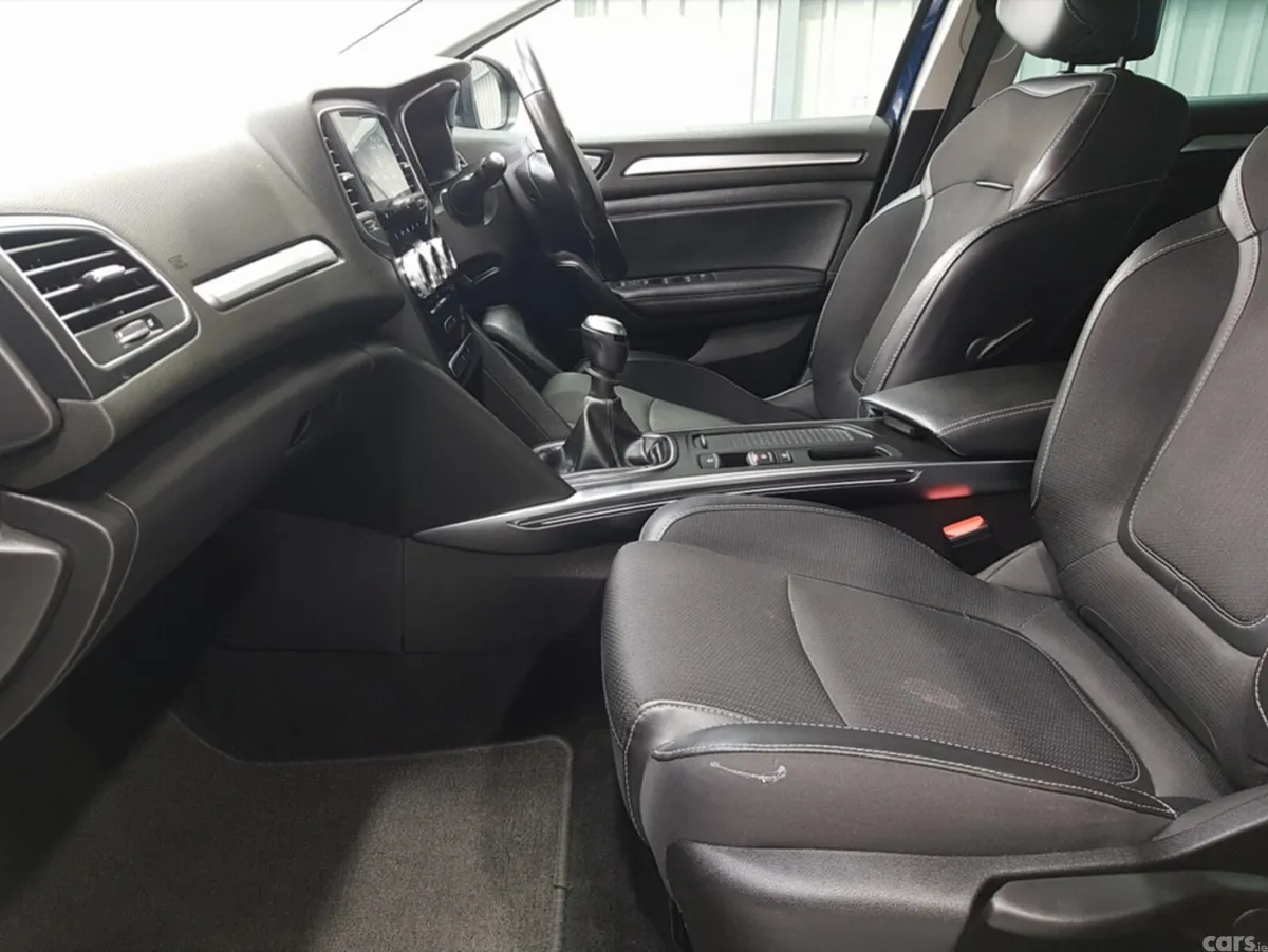 Renault Megane Saloon, Diesel, 2021, Blue