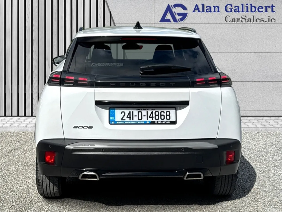 Peugeot 2008 MPV, Petrol, 2024, White