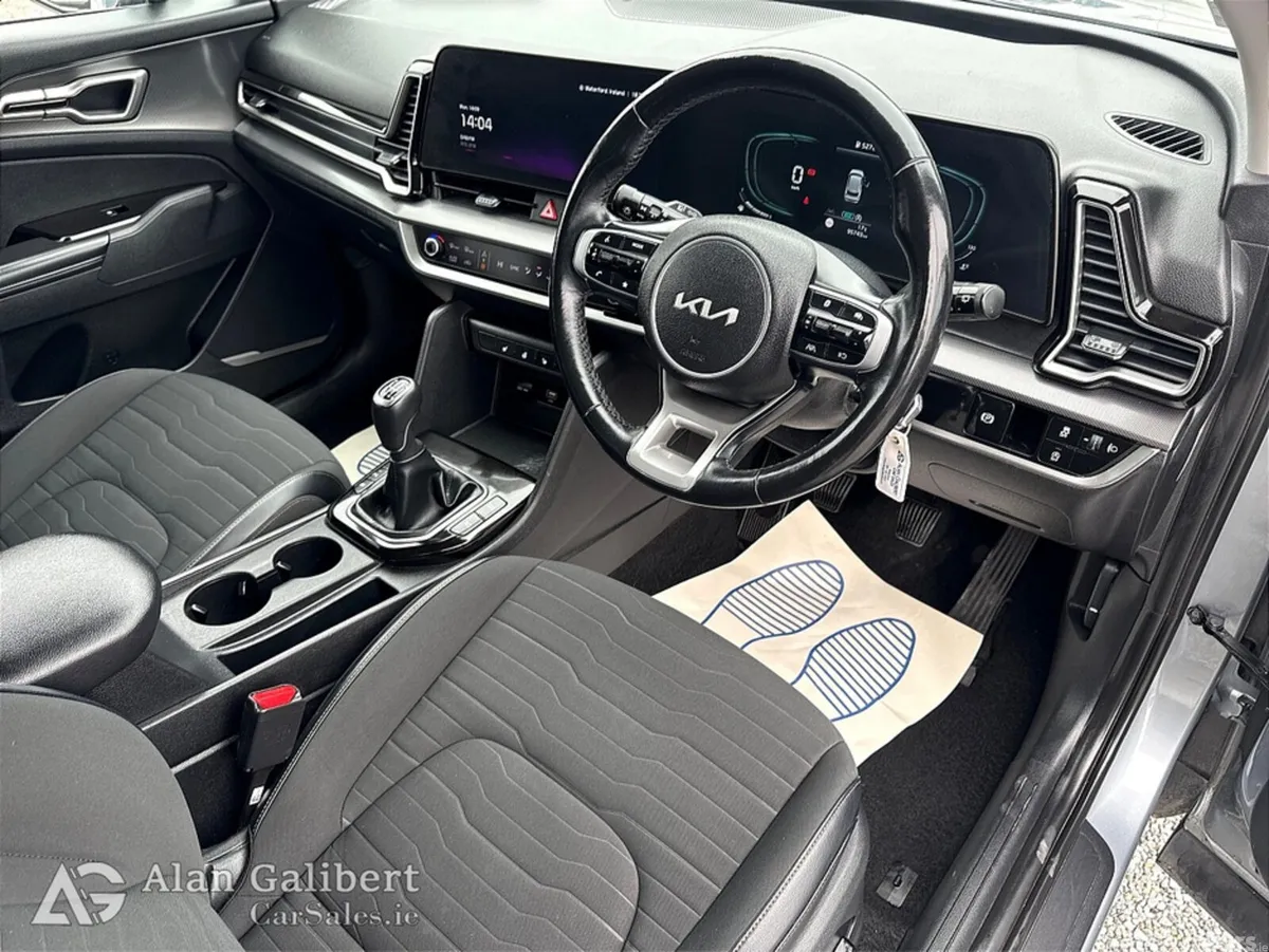Kia Sportage MPV, Diesel, 2023, Grey