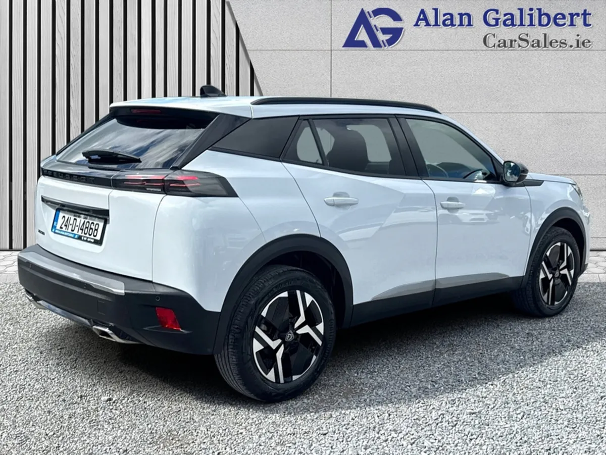Peugeot 2008 MPV, Petrol, 2024, White