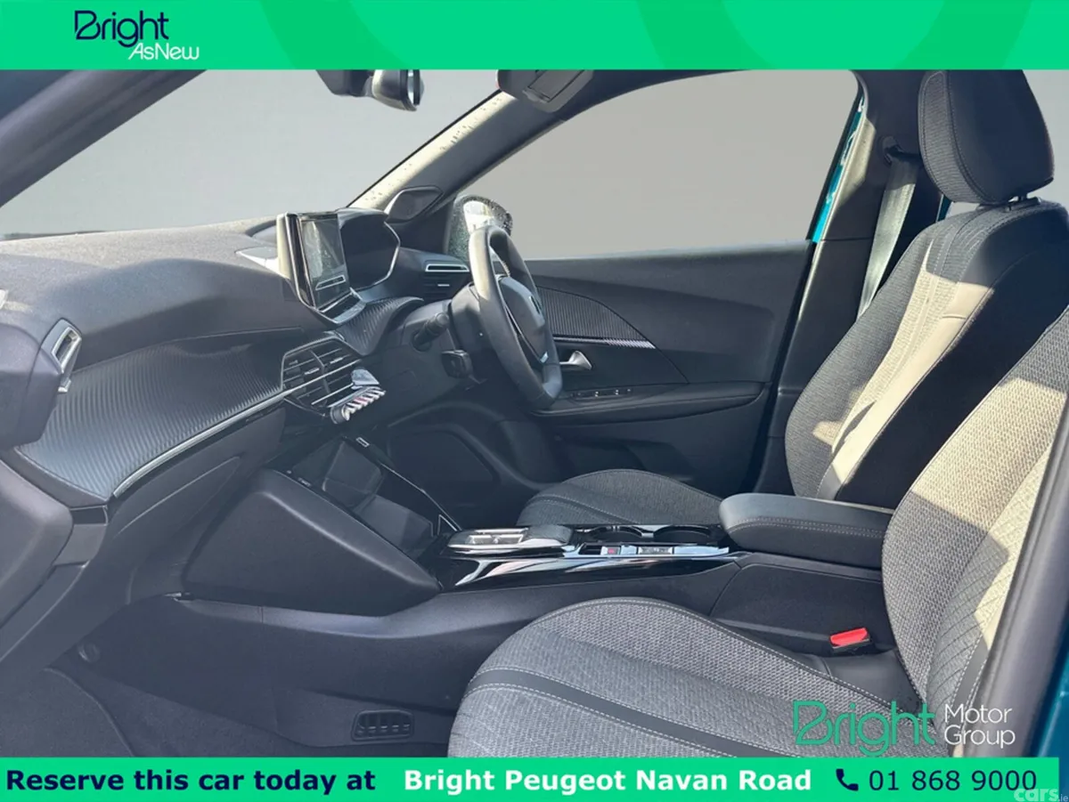 Peugeot 2008 MPV, Electric, 2026, Blue