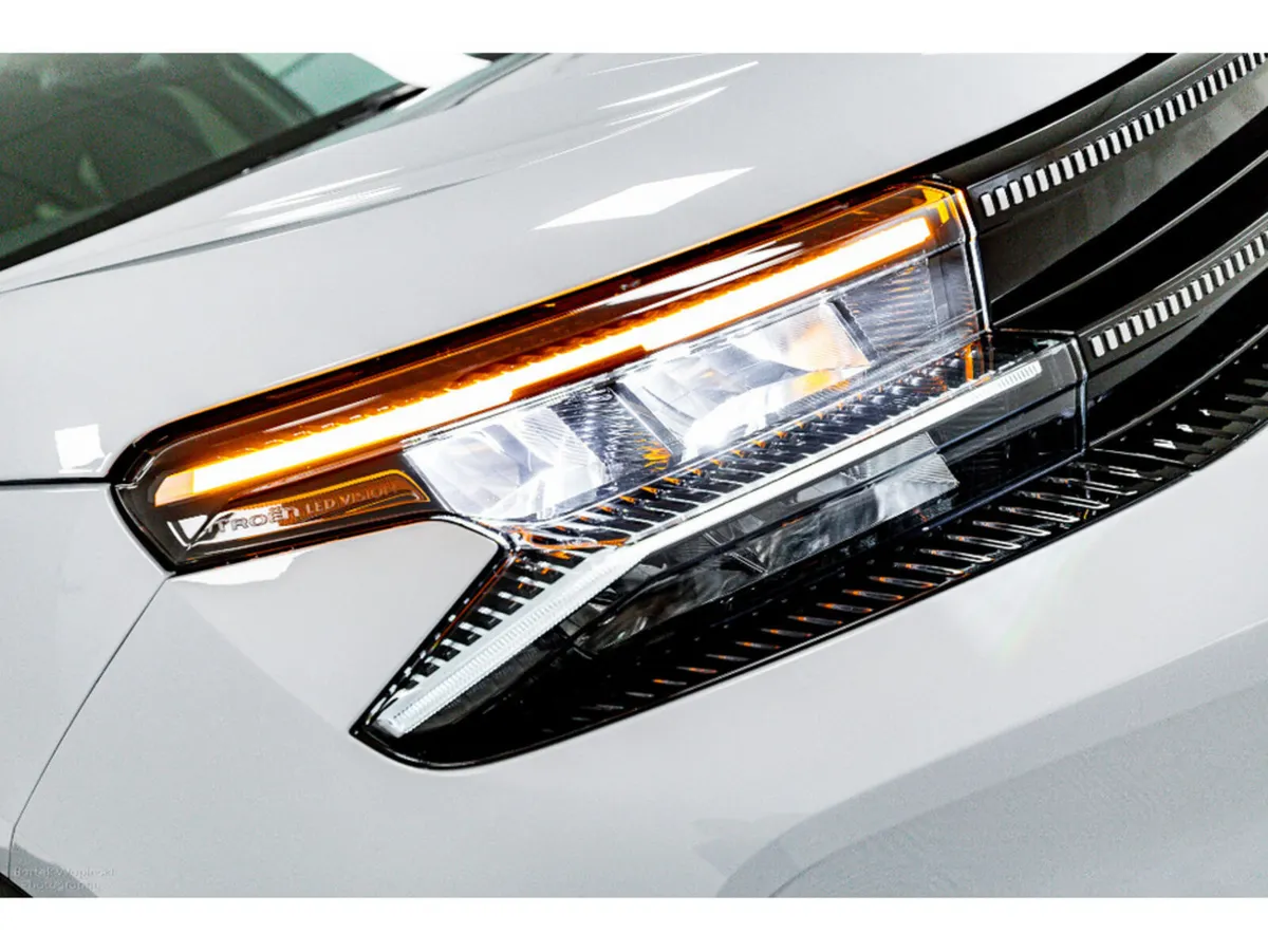 Citroen C5 Aircross SUV, Petrol Hybrid, 2026, White