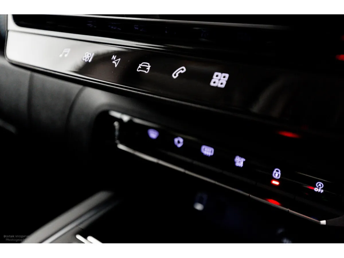 Citroen C5 Aircross SUV, Petrol Hybrid, 2026, White