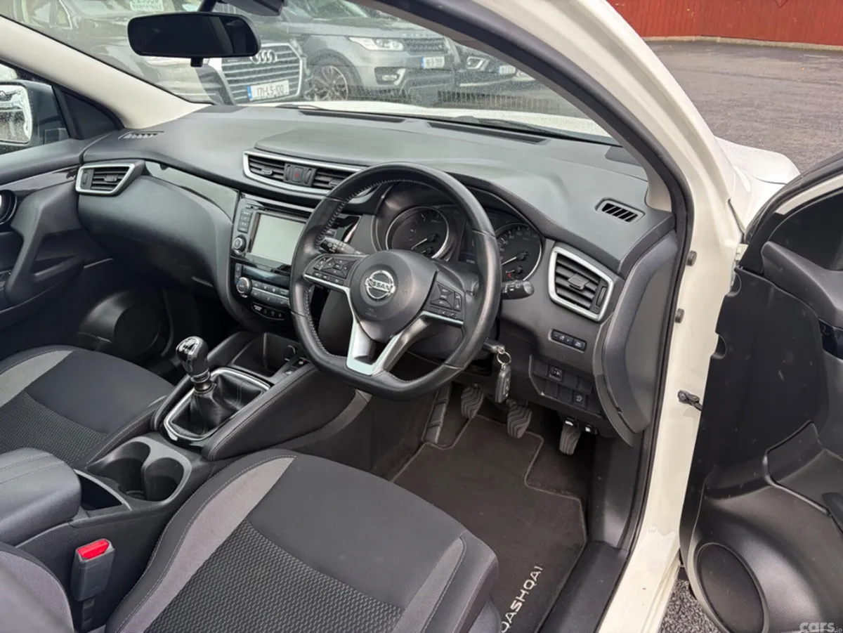 Nissan Qashqai MPV, Diesel, 2020, White