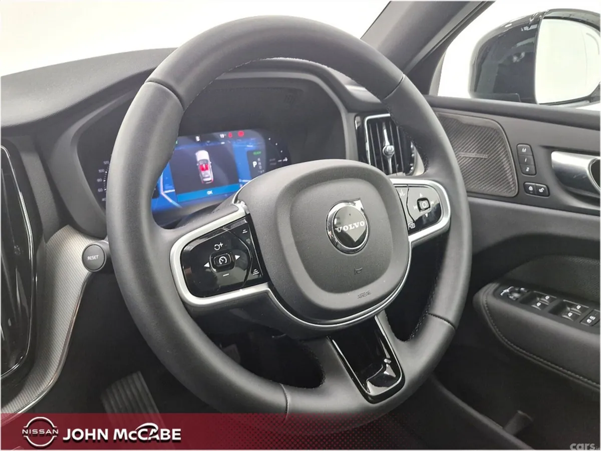 Volvo XC60 SUV, Petrol Plug-in Hybrid, 2026, Black