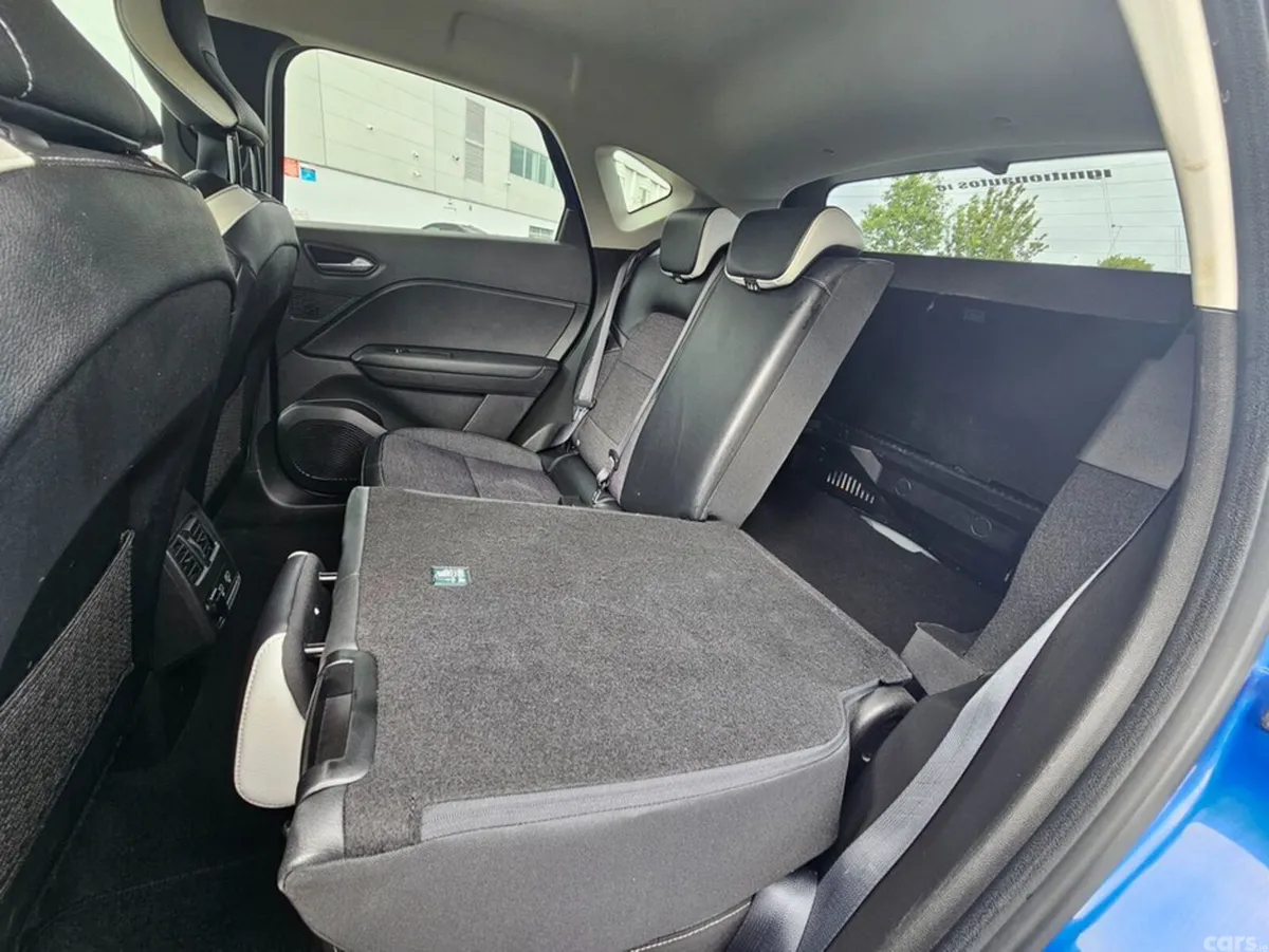 Renault Captur Hatchback, Petrol, 2022, Blue