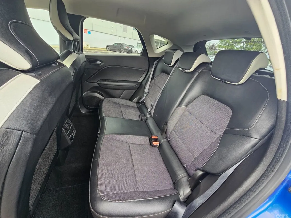 Renault Captur Hatchback, Petrol, 2022, Blue