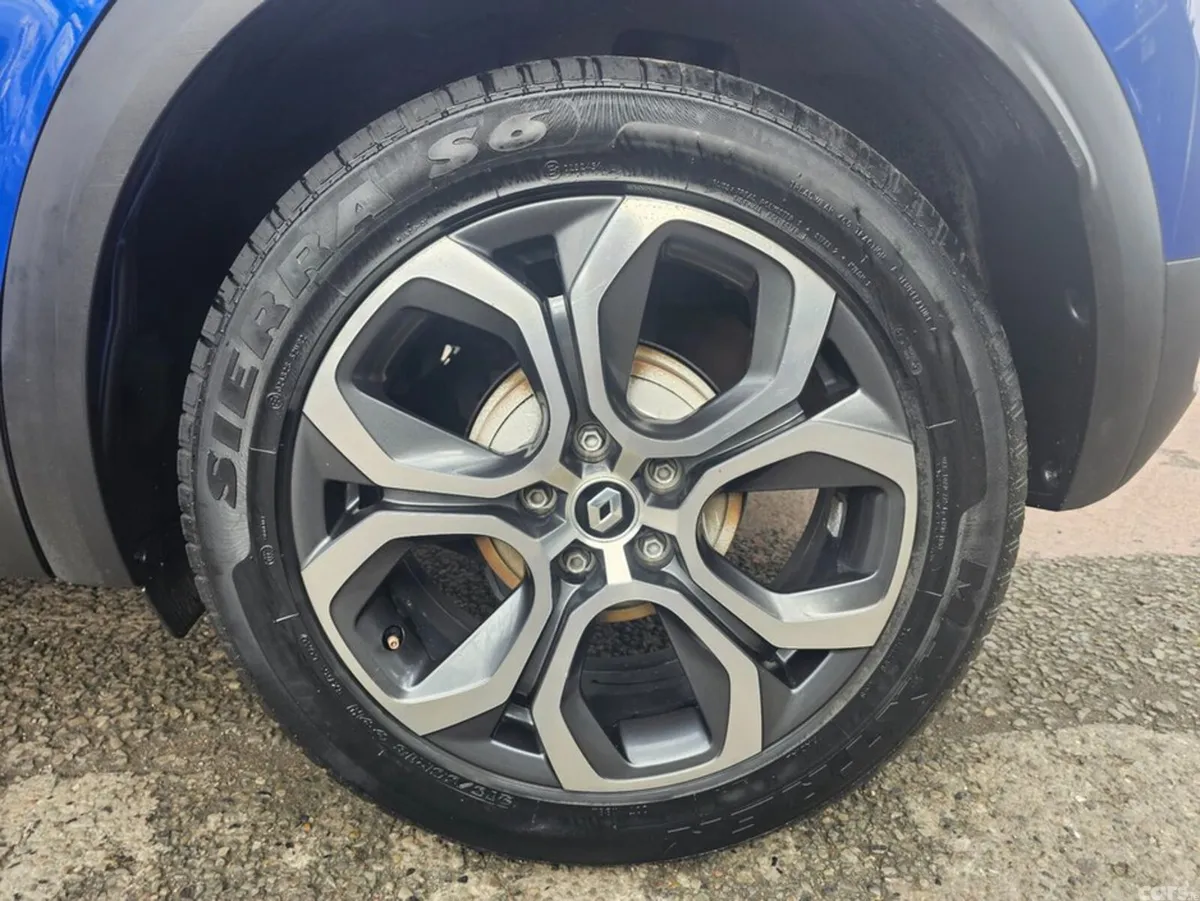 Renault Captur Hatchback, Petrol, 2022, Blue
