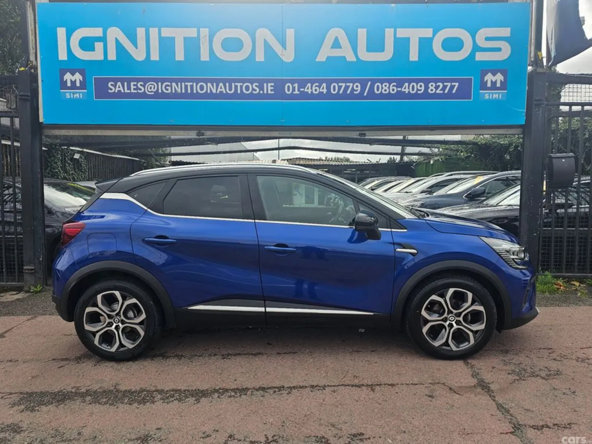 Renault Captur Hatchback, Petrol, 2022, Blue