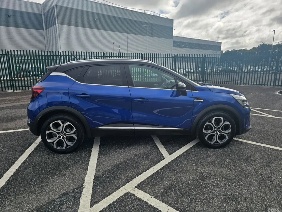 Renault Captur Hatchback, Petrol, 2022, Blue