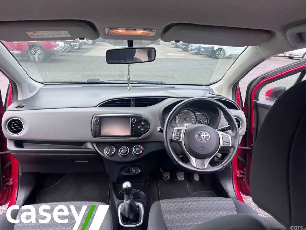 Toyota Yaris Hatchback, Petrol, 2016, Red