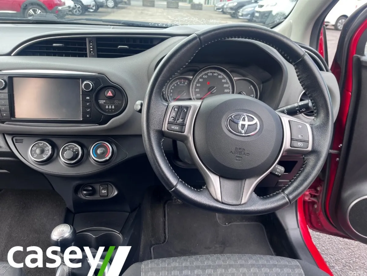Toyota Yaris Hatchback, Petrol, 2016, Red