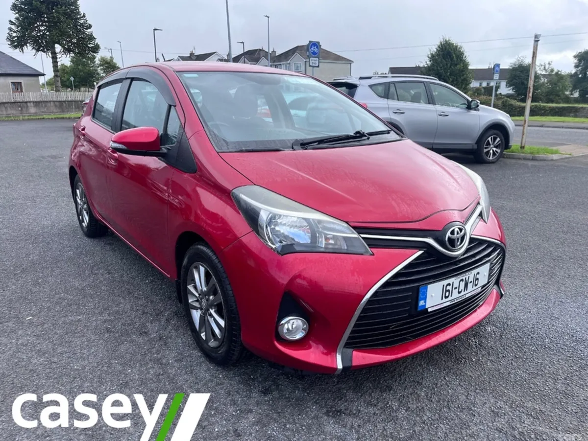 Toyota Yaris Hatchback, Petrol, 2016, Red