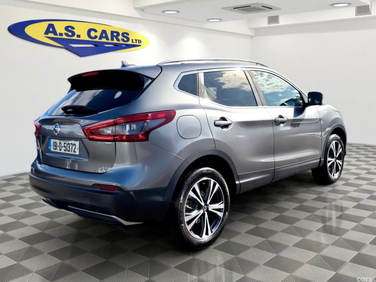 Nissan Qashqai SUV, Diesel, 2019, Grey