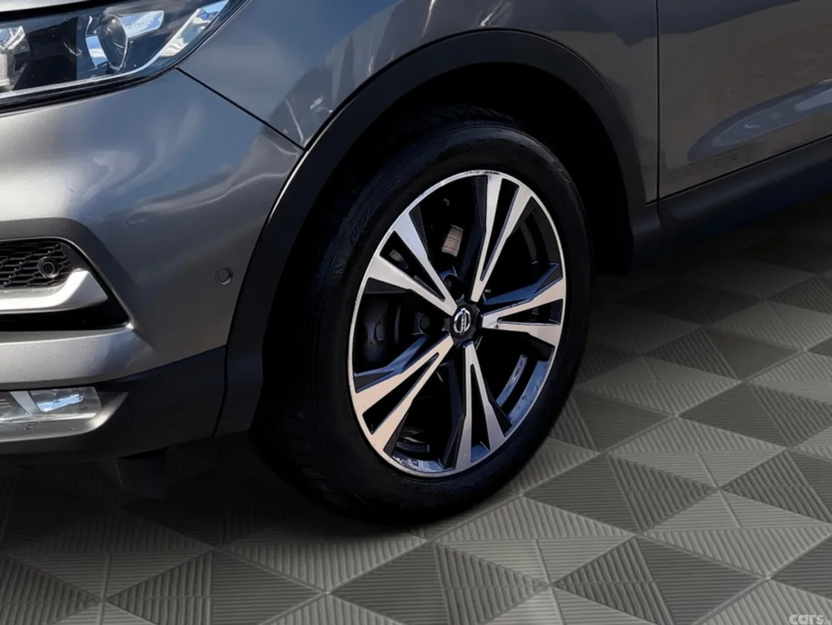 Nissan Qashqai SUV, Diesel, 2019, Grey
