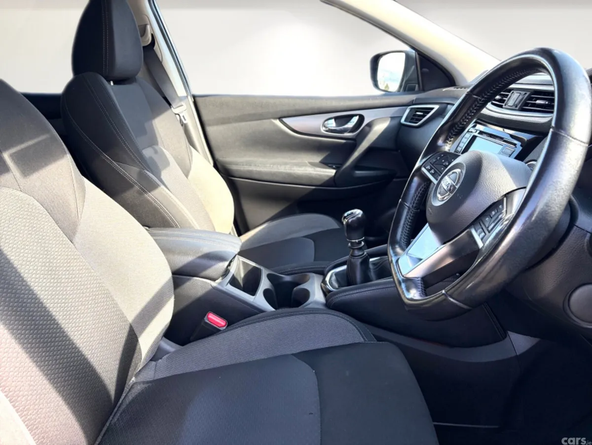 Nissan Qashqai SUV, Diesel, 2019, Grey