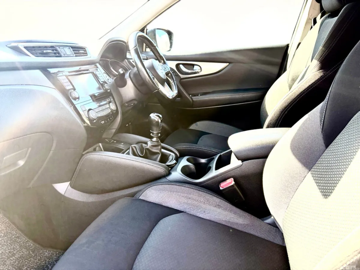 Nissan Qashqai SUV, Diesel, 2019, Grey