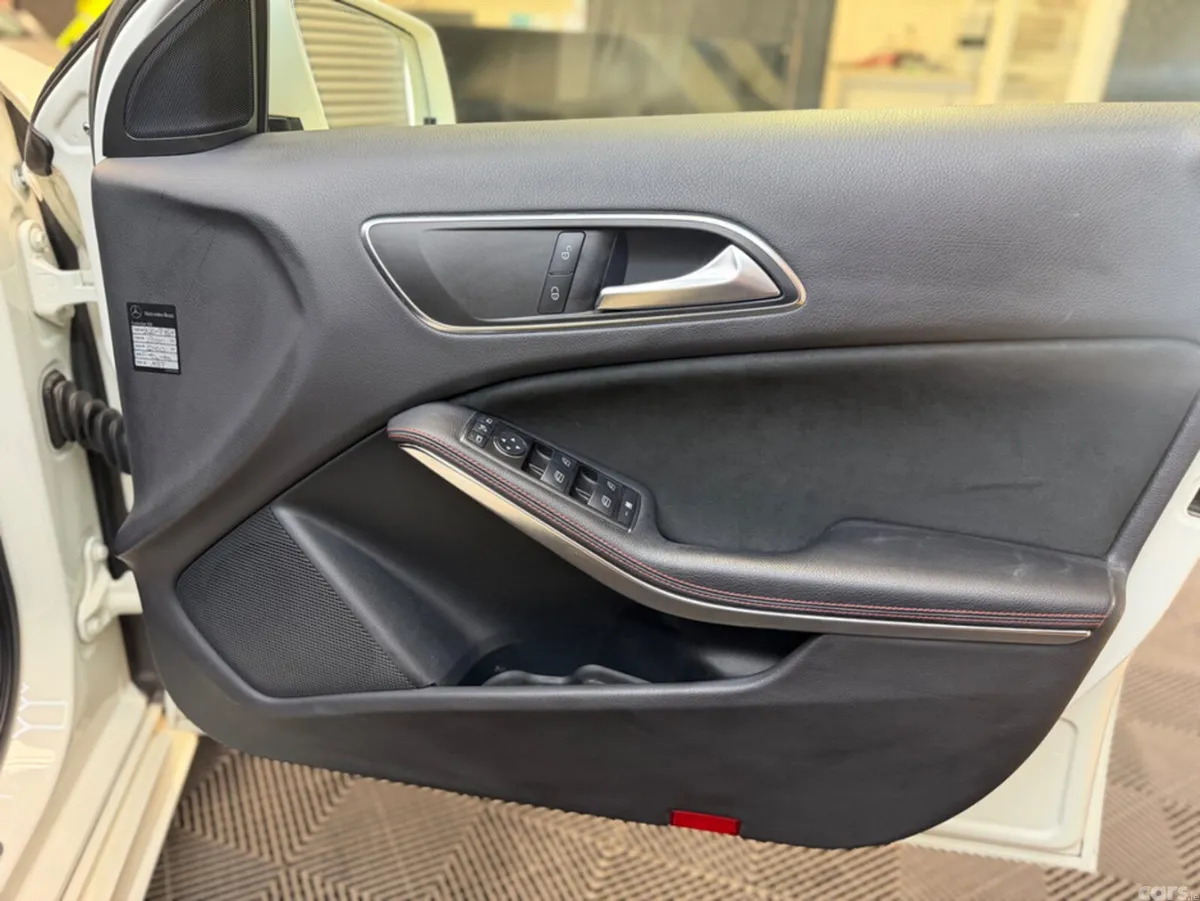 Mercedes-Benz A-Class Hatchback, Petrol, 2013, White