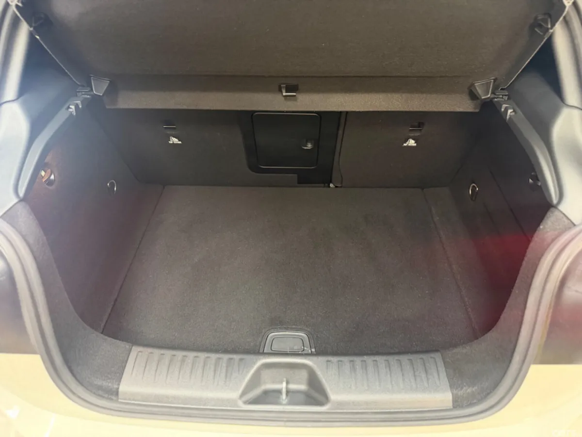 Mercedes-Benz A-Class Hatchback, Petrol, 2013, White