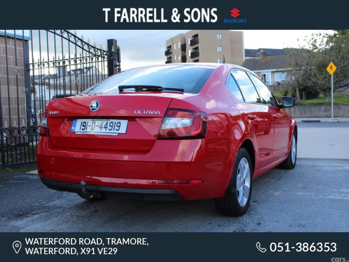 Skoda Octavia Hatchback, Diesel, 2019, Red