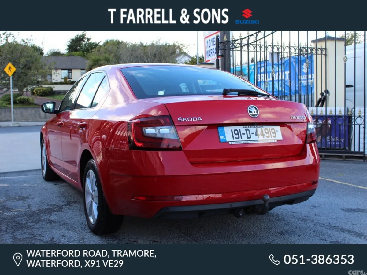 Skoda Octavia Hatchback, Diesel, 2019, Red