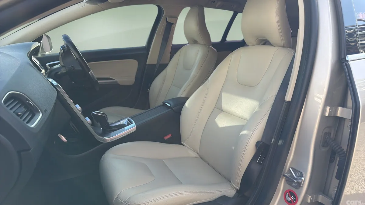 Volvo V60 Estate, Diesel, 2018, Silver