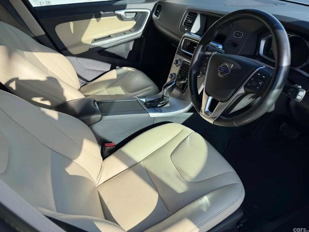 Volvo V60 Estate, Diesel, 2018, Silver