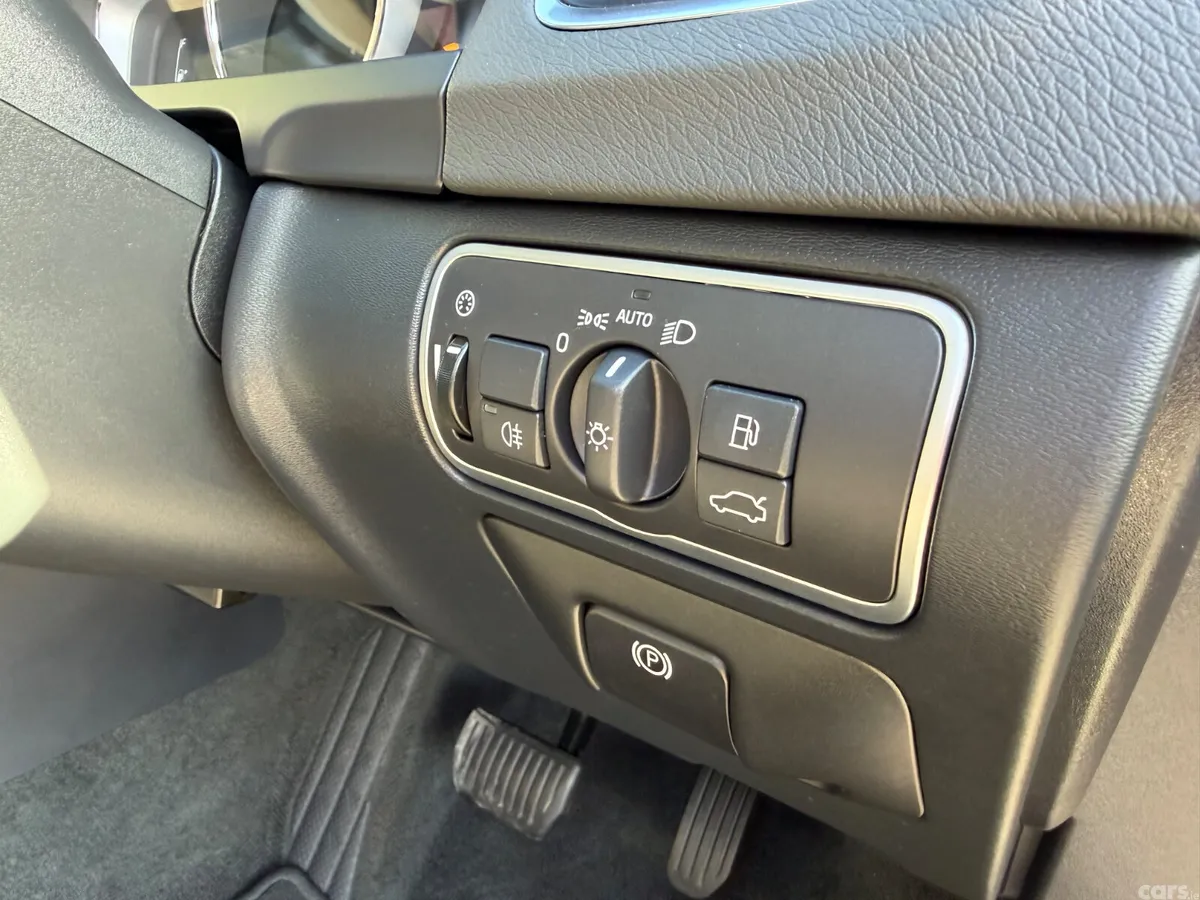 Volvo V60 Estate, Diesel, 2018, Silver