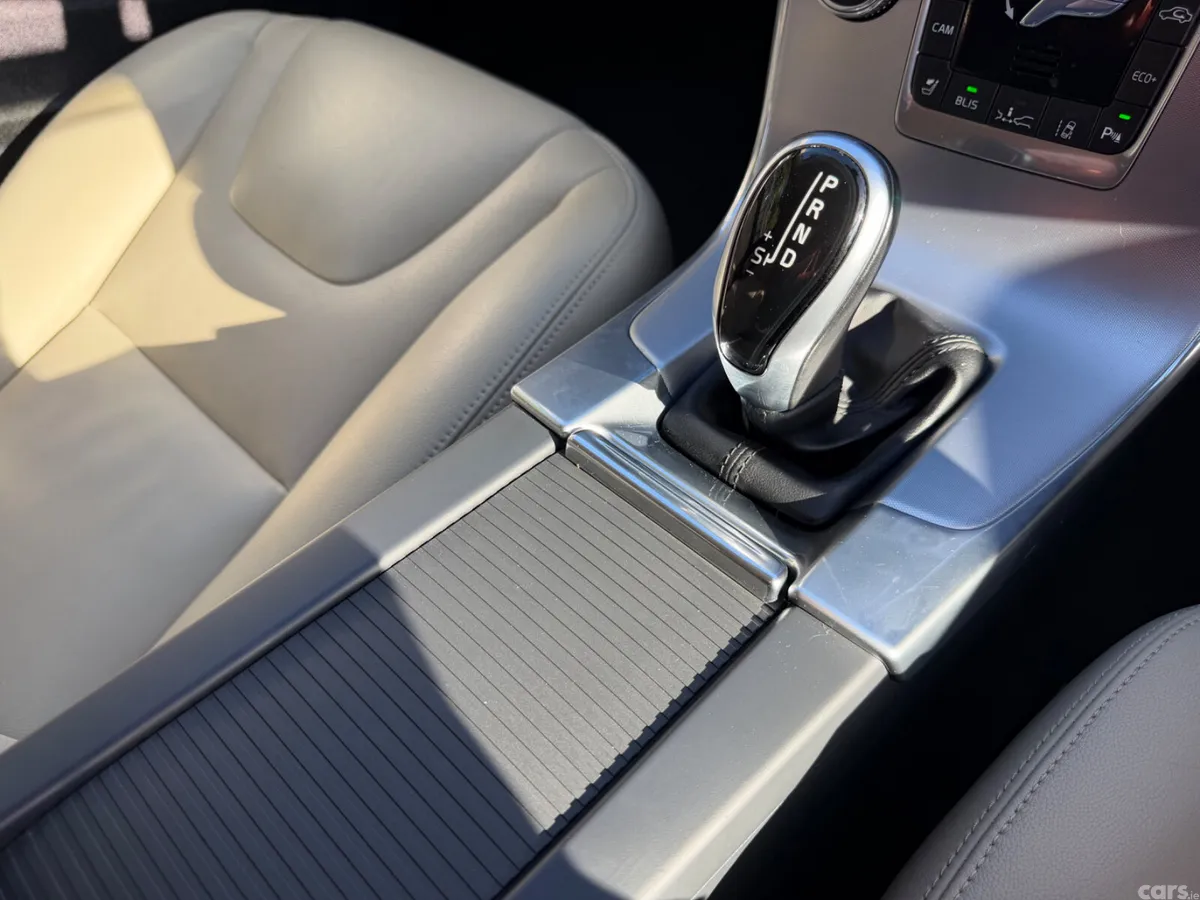 Volvo V60 Estate, Diesel, 2018, Silver