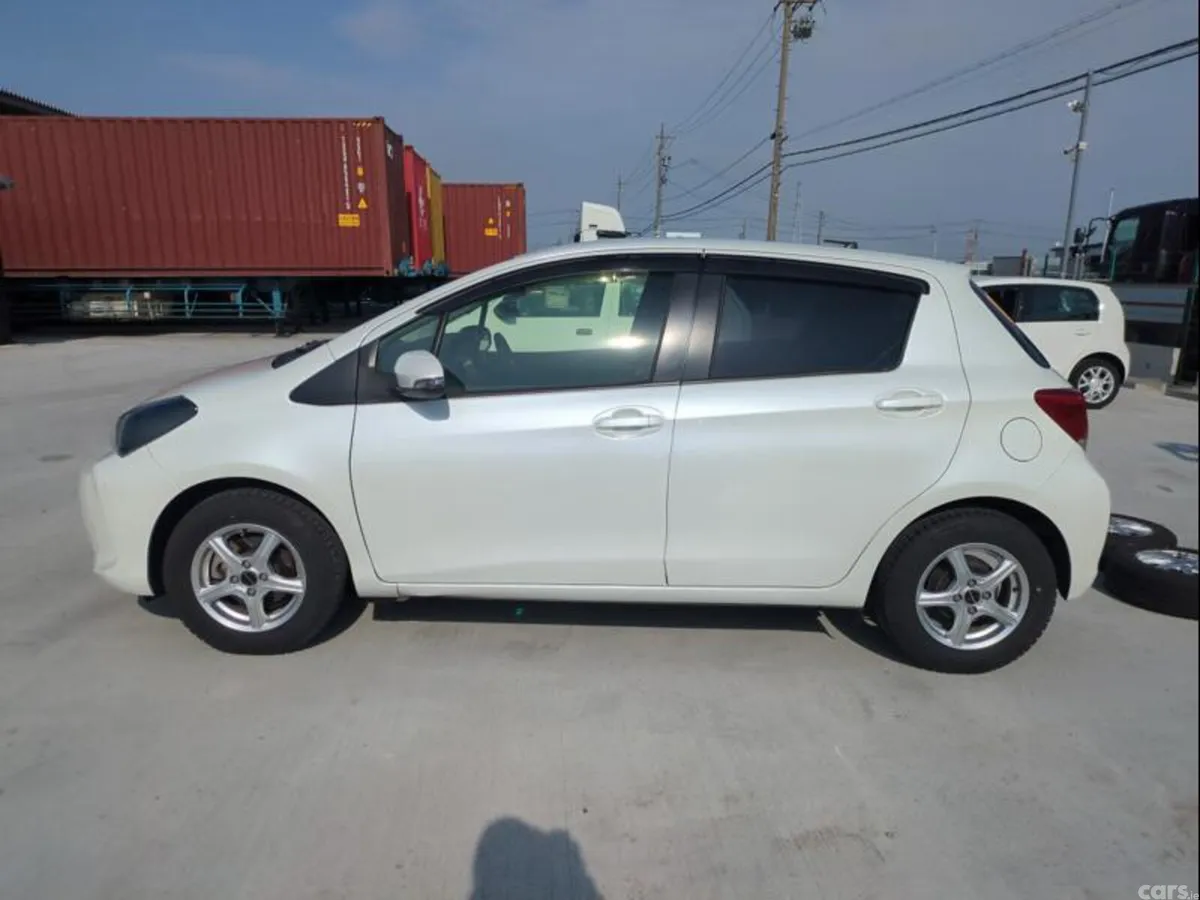 Toyota Vitz Hatchback, Petrol, 2016, White