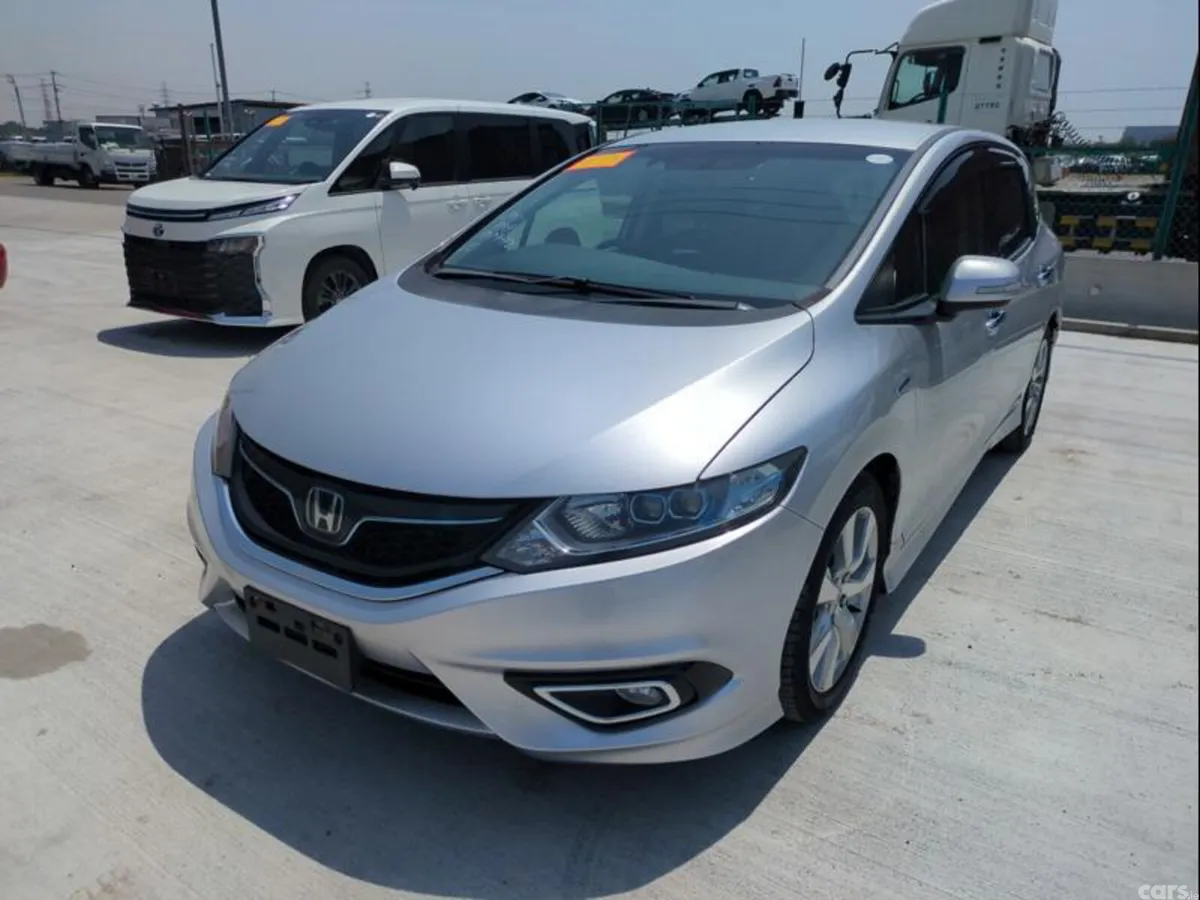 Honda Jade Hatchback, Petrol Hybrid, 2015, Silver