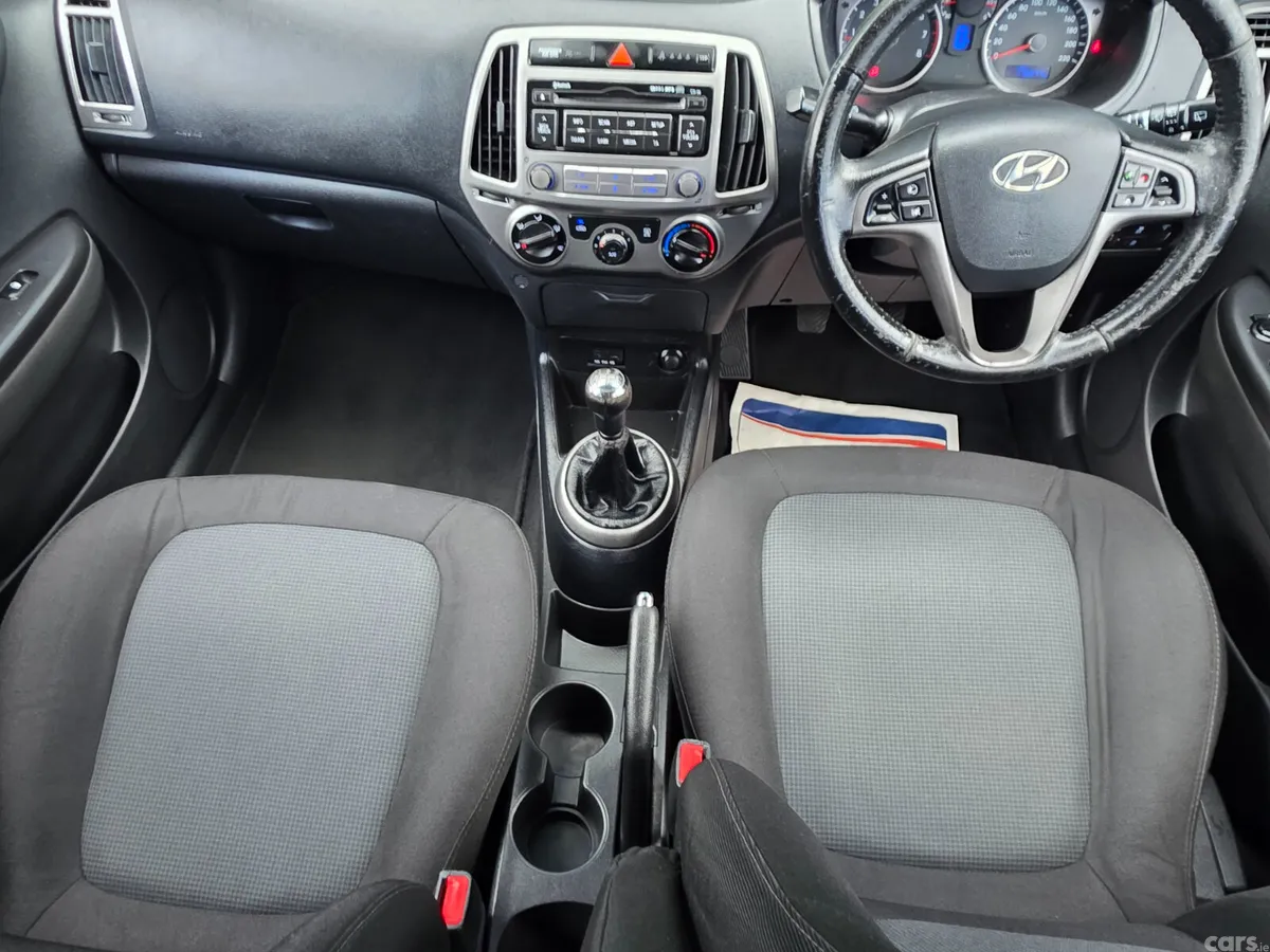 Hyundai i20 Hatchback, Petrol, 2014, Grey