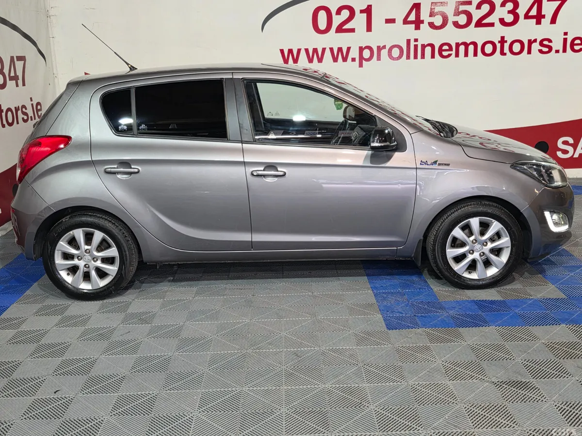 Hyundai i20 Hatchback, Petrol, 2014, Grey