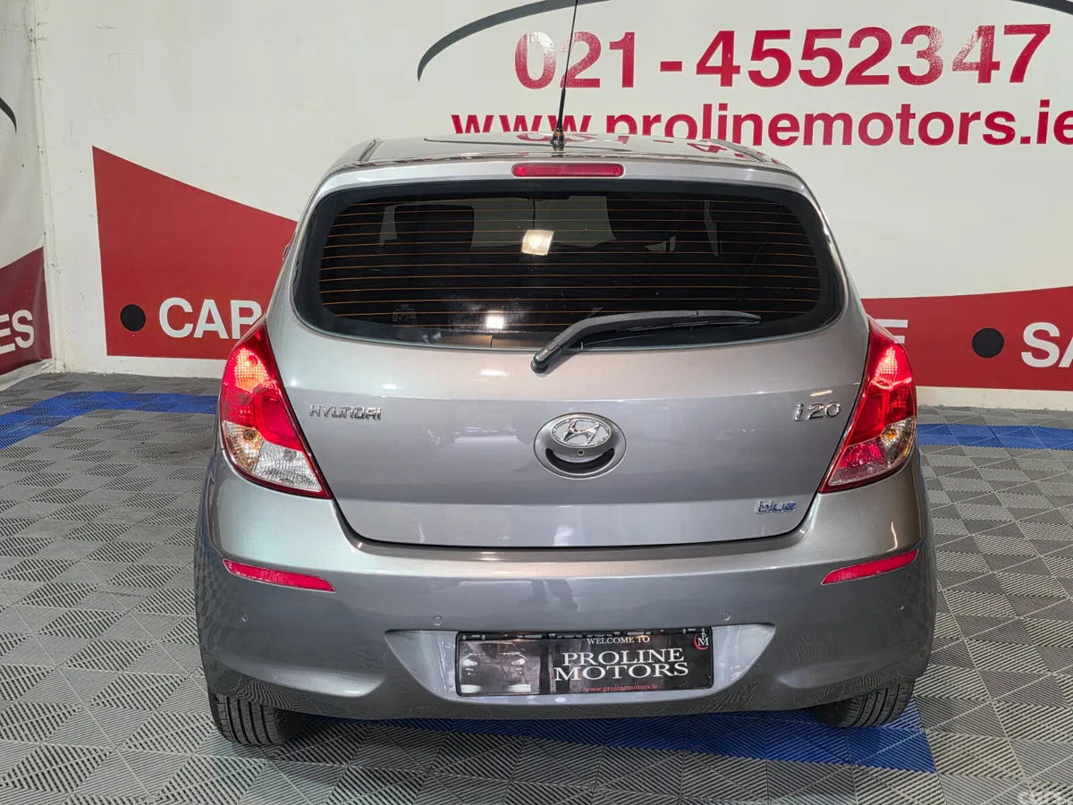 Hyundai i20 Hatchback, Petrol, 2014, Grey
