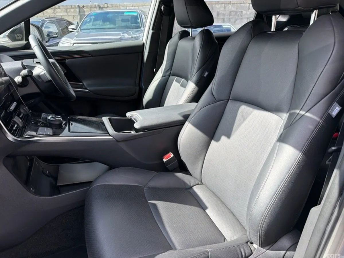 Toyota bZ4X Estate, Electric, 2025, Silver