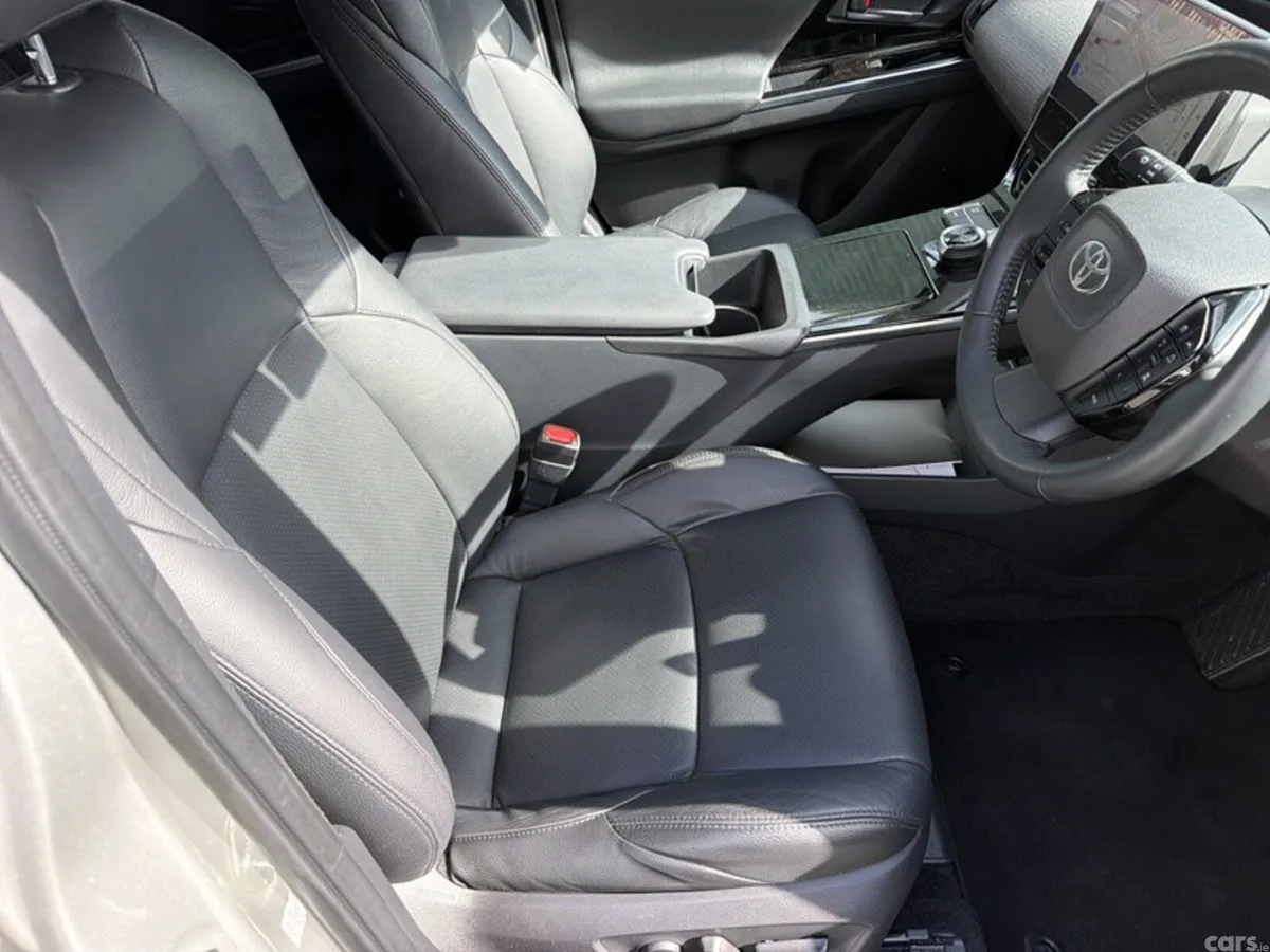 Toyota bZ4X Estate, Electric, 2025, Silver