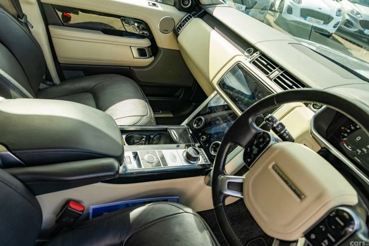 Land Rover Range Rover SUV, Petrol Plug-in Hybrid, 2021, Grey