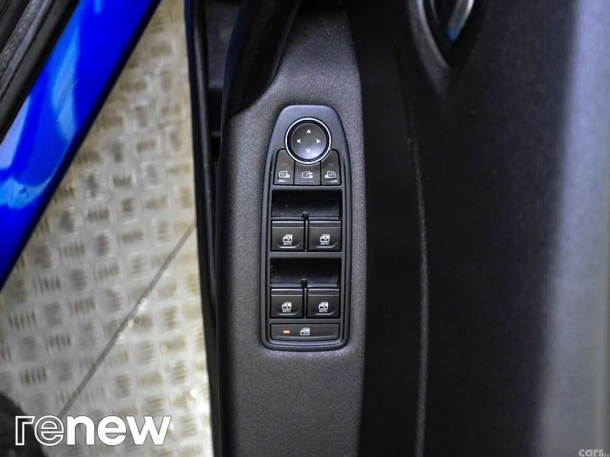 Renault Captur Hatchback, Diesel, 2021, Blue