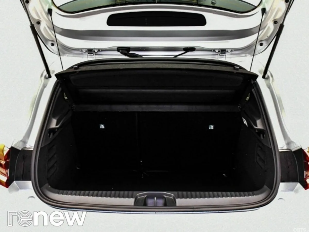 Renault Clio Hatchback, Petrol, 2023, Grey