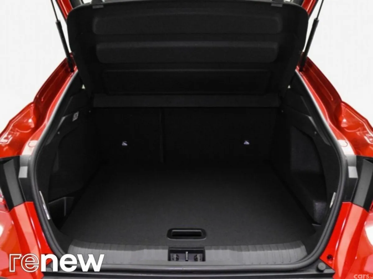Renault Arkana Hatchback, Petrol, 2023, Red