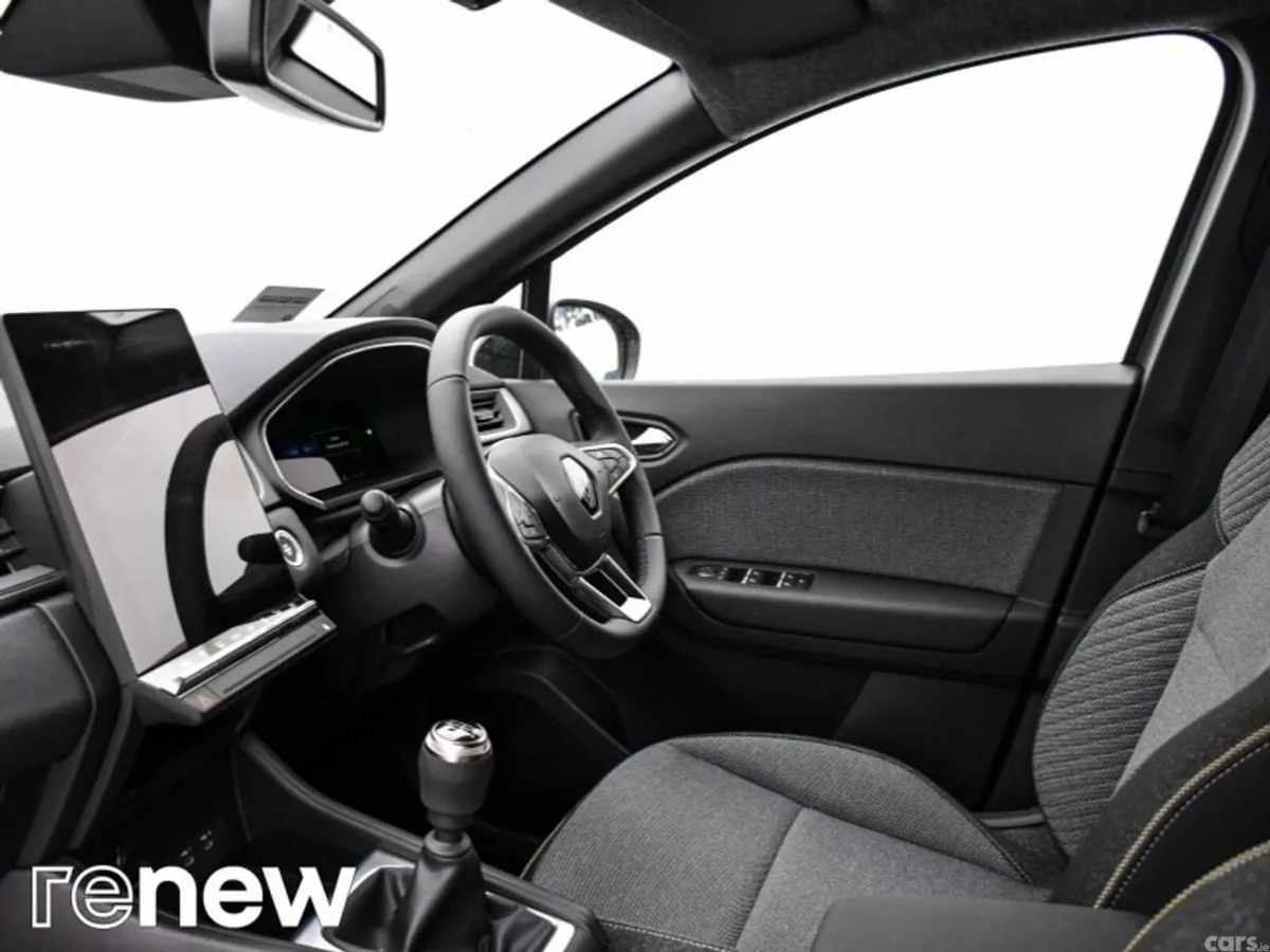 Renault Captur Hatchback, Petrol, 2024, Grey