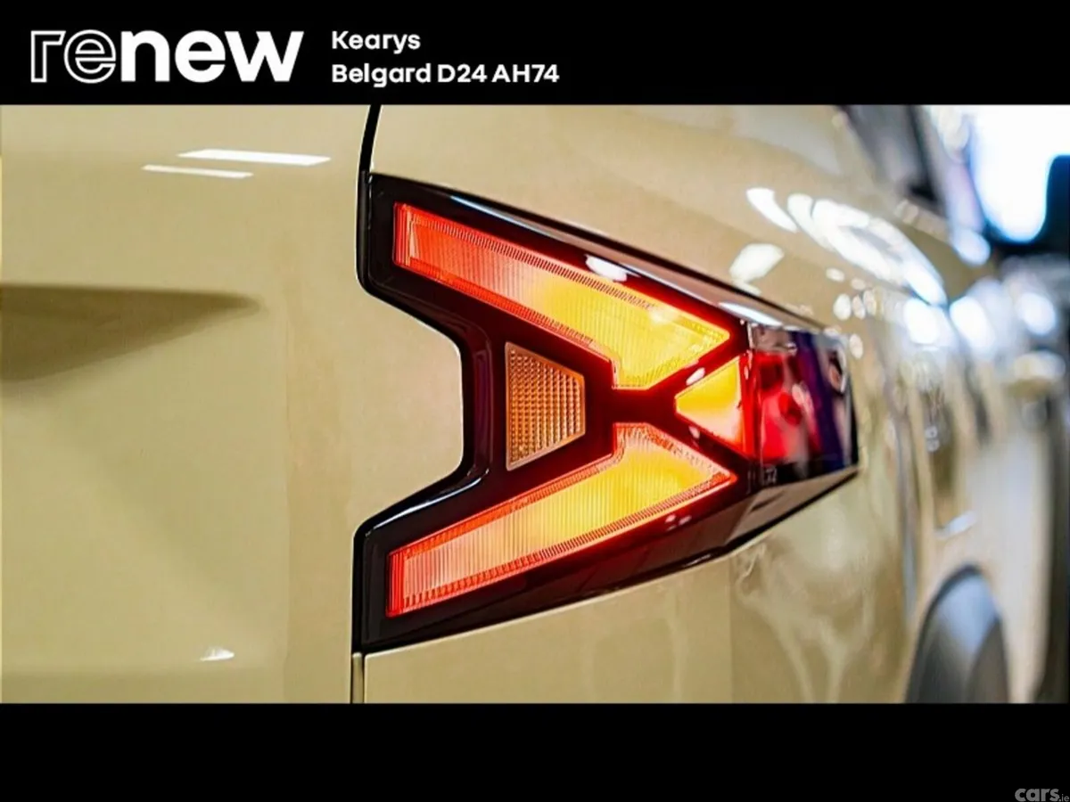 Dacia Duster SUV, Petrol Hybrid, 2025, Brown