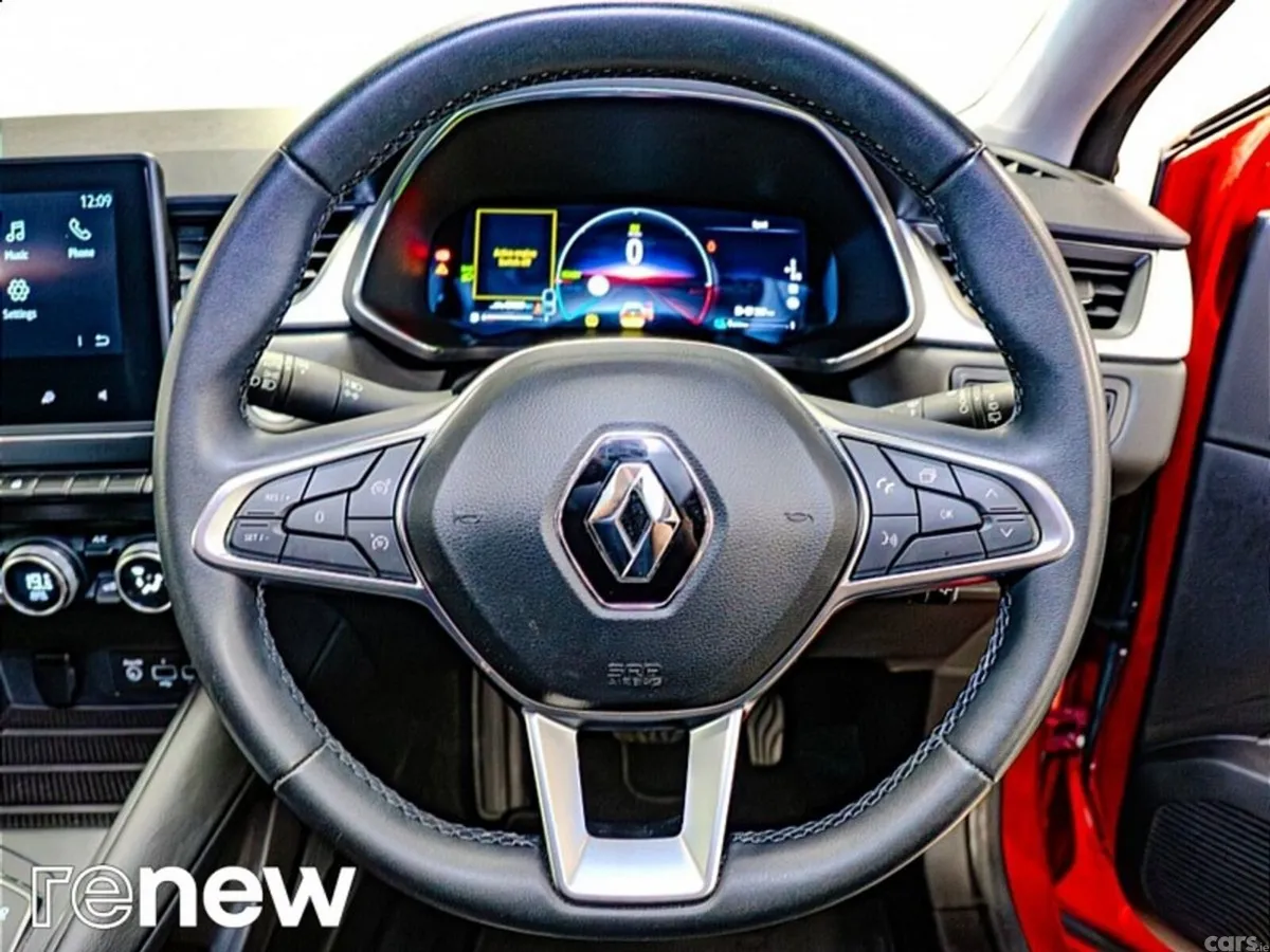 Renault Captur Hatchback, Petrol Plug-in Hybrid, 2021, Red