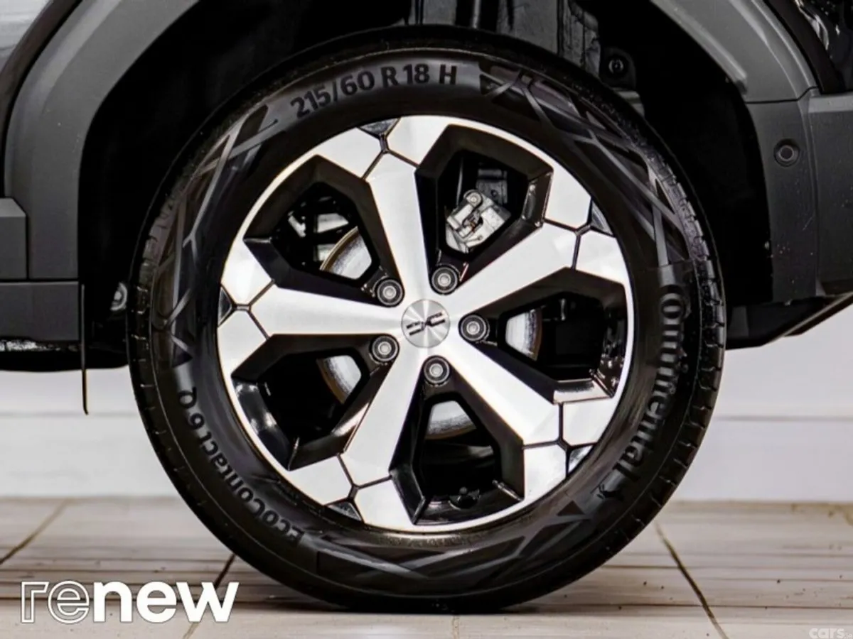 Dacia Duster SUV, Petrol Hybrid, 2025, Black