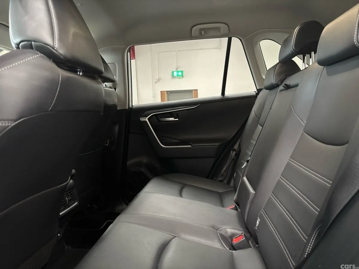 Toyota RAV4 SUV, Petrol Hybrid, 2024, White